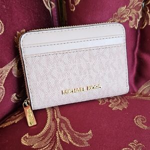 Michael Kors Jet Set Travel Small Zip Around Card Case.